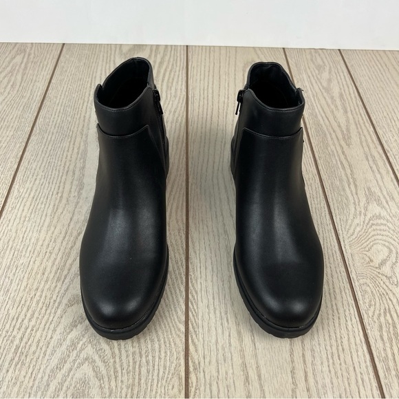 Giani Bernini Brennin Buckled Ankle Booties 10 Black Faux Leather $100 - Picture 2 of 11